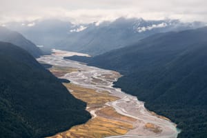 New Zealand: helicopter adventures in the land of the kiwis